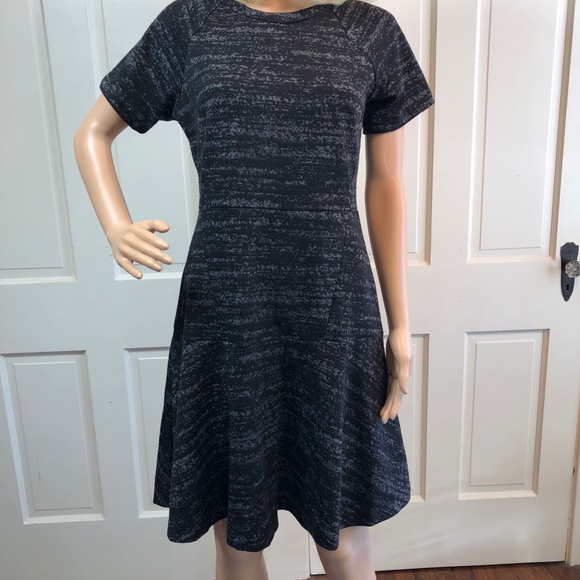 NWT LOFT Black/Gray Knit Dress Sz 4 - Picture 2 of 6